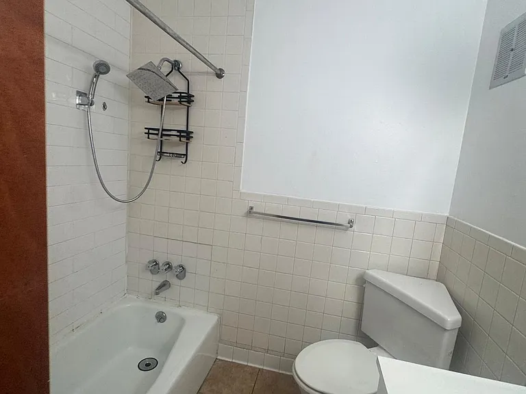 155 Birdseye St #B6 — Photo 5