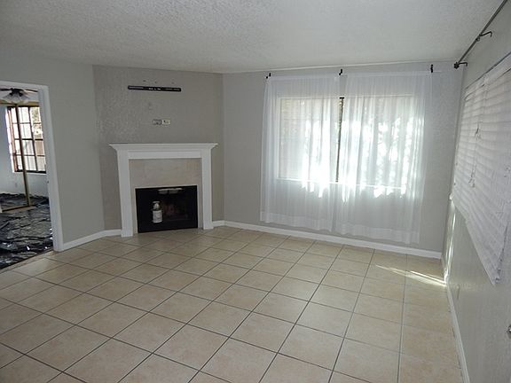 5th image of 2835 C St Unit 4