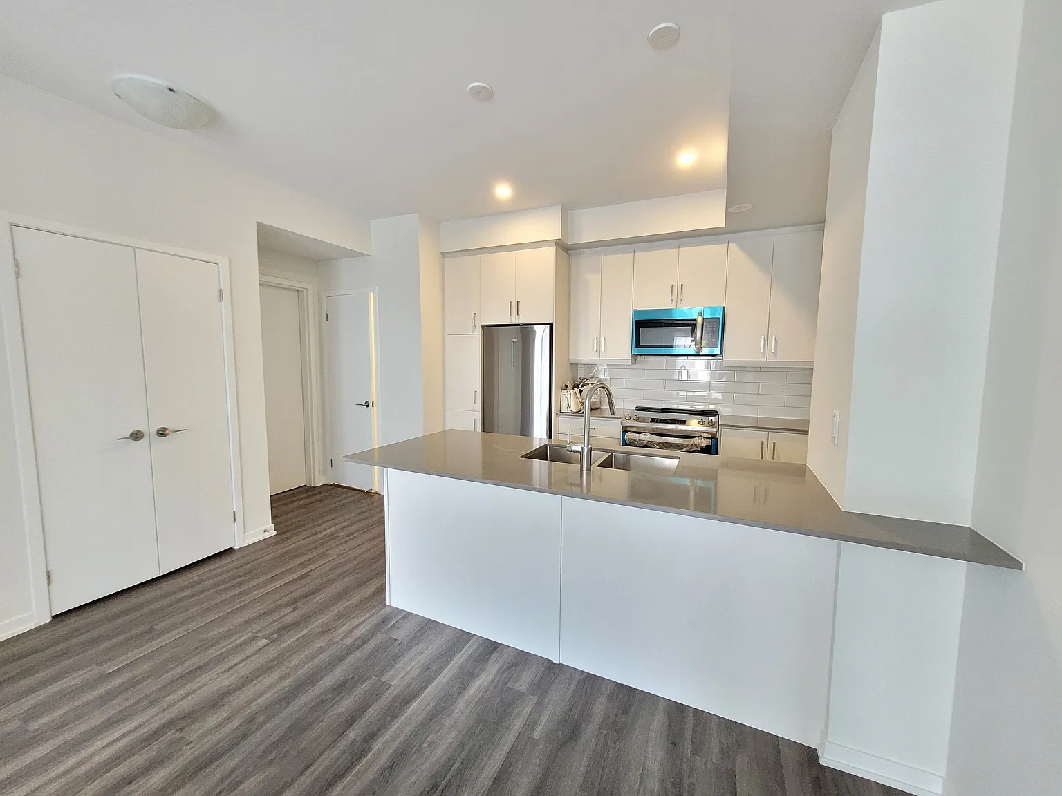 10 Honeycrisp Cres #1416584 photo 1