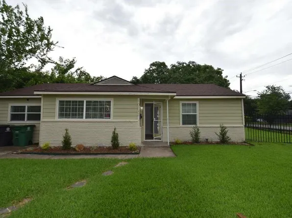 10213 Fairland Dr, Houston, TX 77051