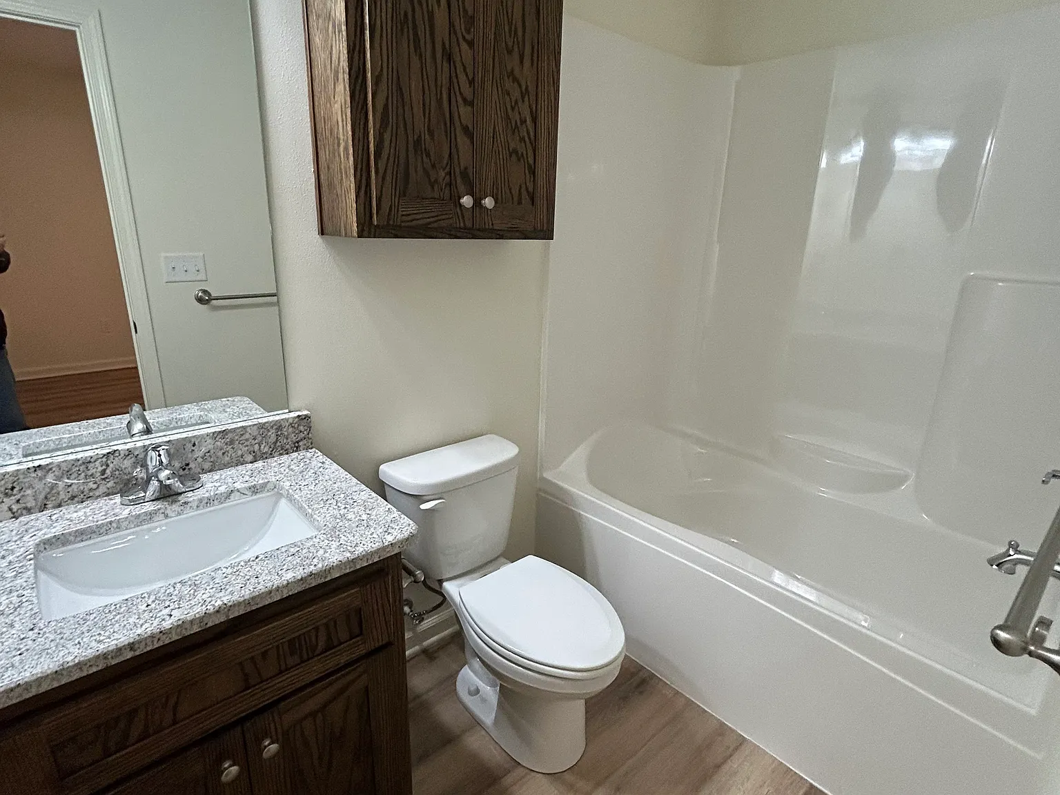 2 bed, 1000 sqft, $1,000 — Photo 2