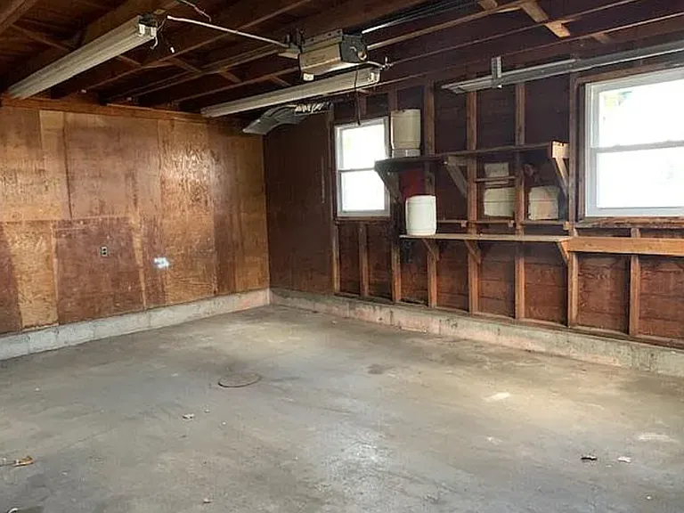 615 Mill St — Photo 16