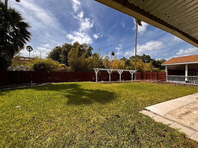 118 E Tulip Ave — Photo 15
