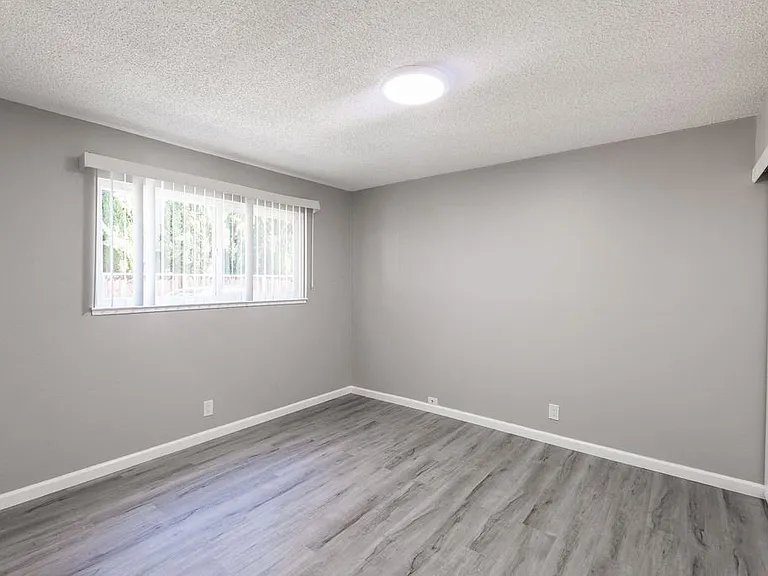 Sandalwood Apartments — Photo 6