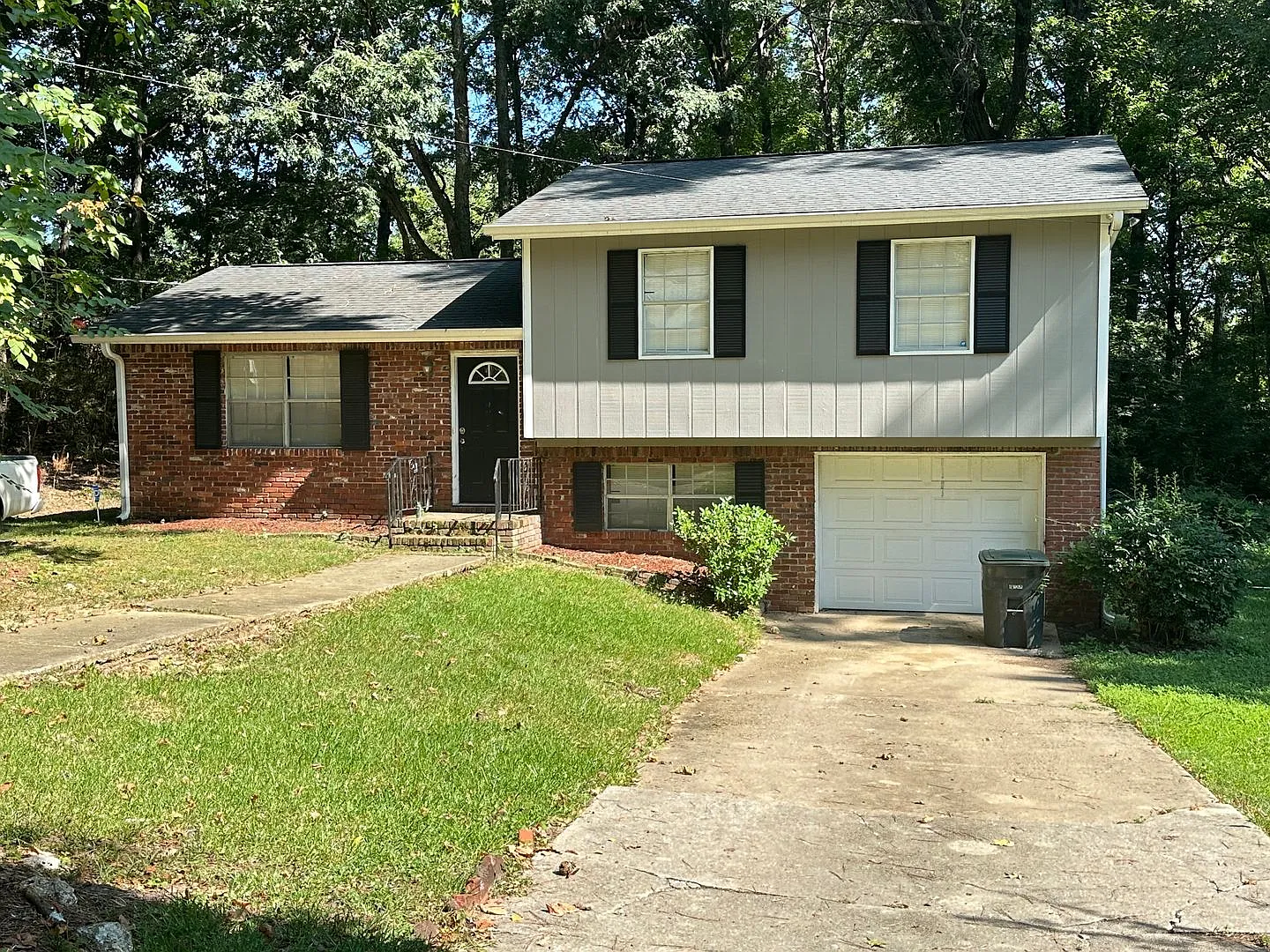 Home for rent in Huffman — Photo 1