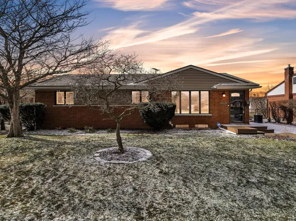 35901 Dover St, Livonia, MI 48150