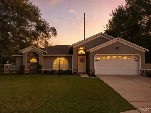 7610 N Greendale Dr, Citrus Springs, FL 34434