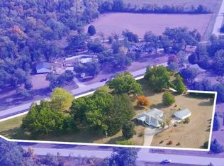 999 Cedar Woods Rd, Cedar Rapids, IA 52403