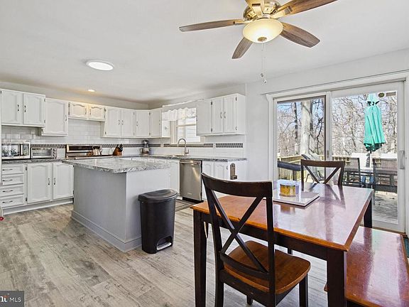 3rd image of 2813 Monmouth Rd