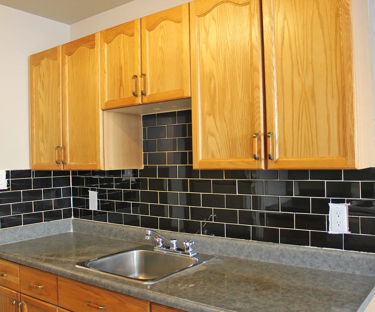 Flores Manor — Photo 1