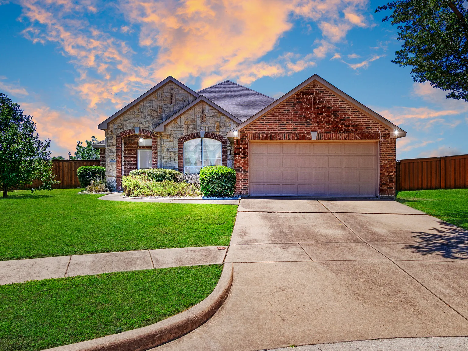 3 bed, 2375 sqft, $5,000 — Photo 1