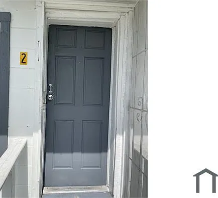 823 Avenue R NE #2 — Photo 2