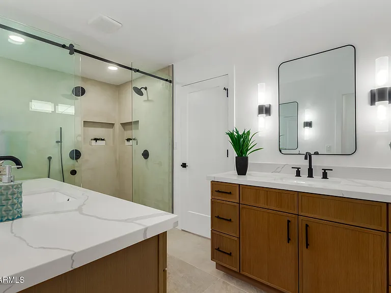 8401 E San Miguel Ave — Photo 14