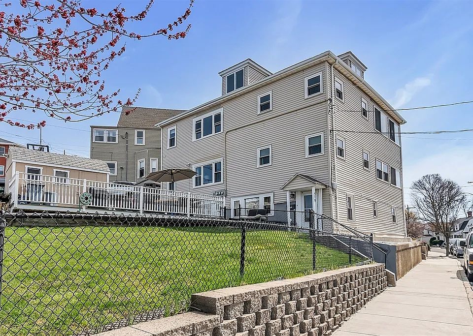 1st image of 419 Revere St #3