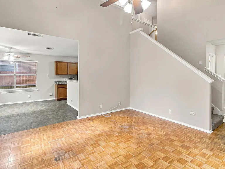 7218 Burns Way — Photo 10
