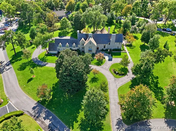 3132 S Columbia Cir, Tulsa, OK 74105