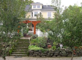 2111 SE Madison St, Portland, OR 97214