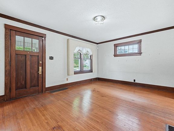 5th image of 1706 Crescent Ave