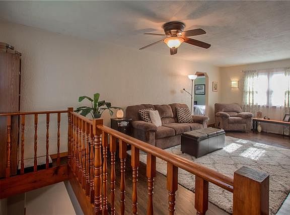 4th image of 6609 Willow Ave