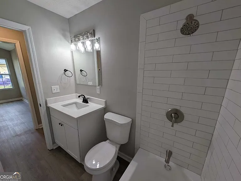 136 Tuscany Ln — Photo 11