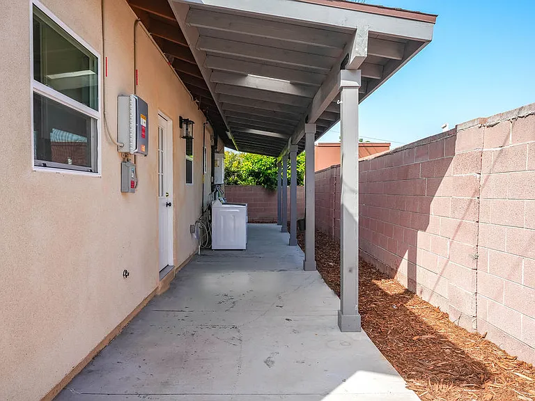 13644 Palomar St — Photo 37