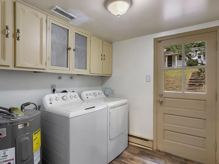 2115 Cedarhurst Dr — Photo 30
