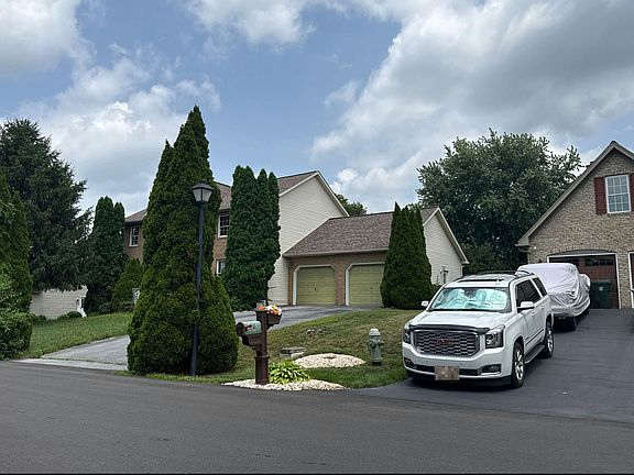 2nd image of 1930 Winston Dr