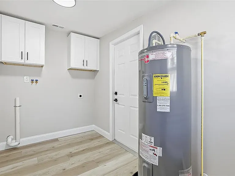 8012 Dell Dr — Photo 6