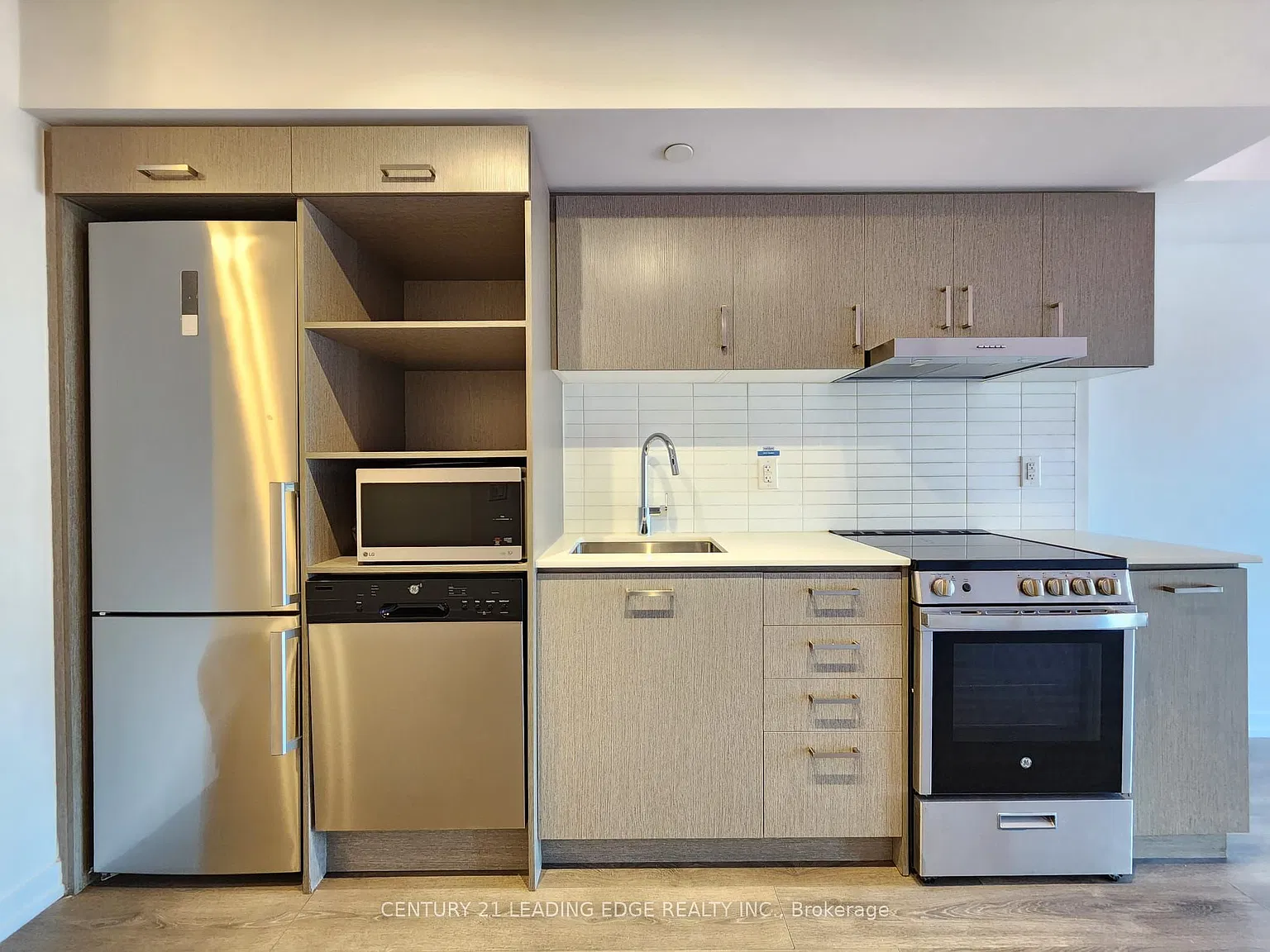 2 bed, $2,700 — Photo 3