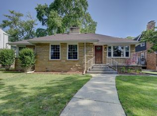 241 Beacon Pl, Munster, IN 46321