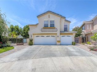 915 S Canyon Heights Dr, Anaheim, CA 92808
