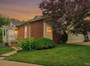 3024 Autumn Lakes Ct, Maryland Heights, MO 63043