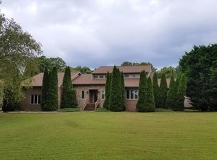 3180 Macbrandon Ln, Pfafftown, NC 27040