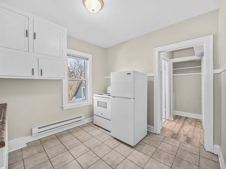 1846 S 15th Ave #5 — Photo 3