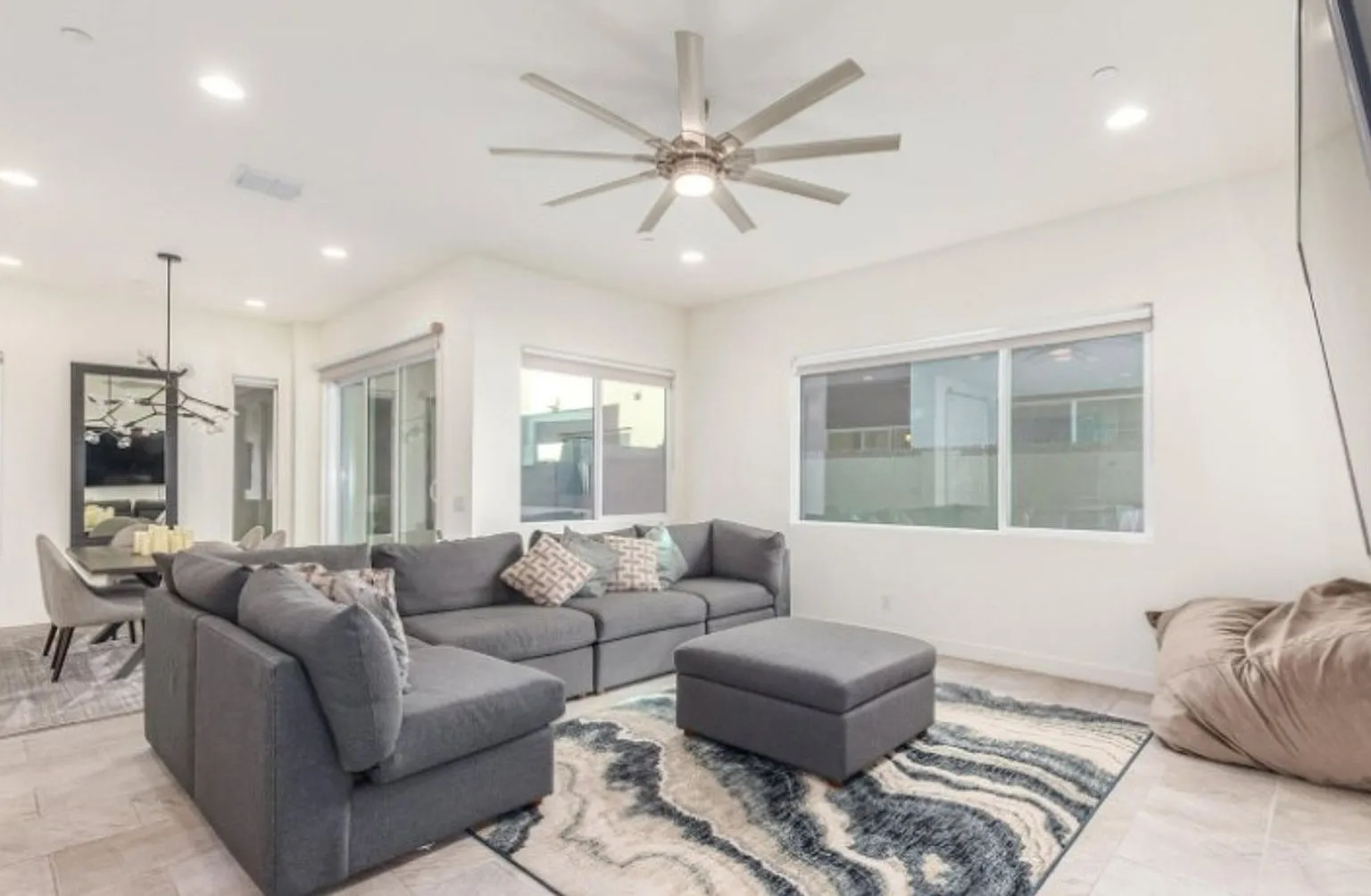 3 bed, 2.5 bath, 2628 sqft, $4,300 — Photo 3