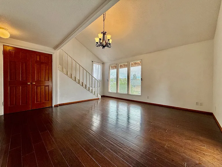 275 SW 2nd St #1 — Photo 4