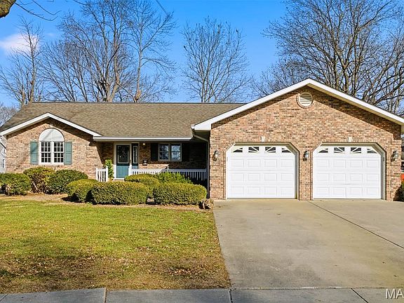 2nd image of 265 N 1st St