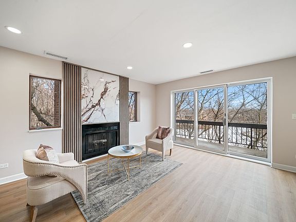 5th image of 10 Trafalgar Sq APT 403