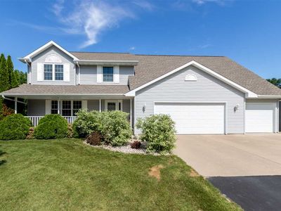 3250 Longview Ln, Suamico, WI, 54173