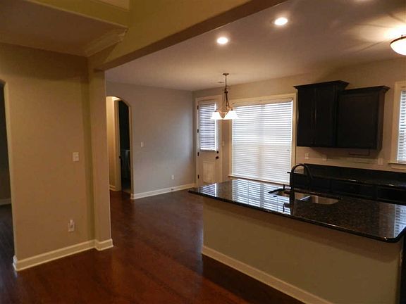 5th image of 185 Mallard Ln