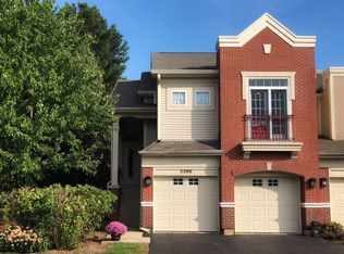 3390 Rosecroft Ln, Naperville, IL 60564