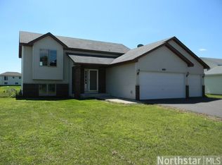 680 Marigold Dr S, Cambridge, MN 55008