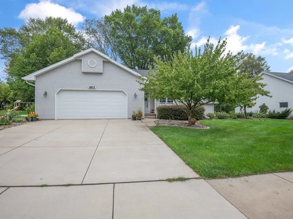 1815 Shelley Ln, De Pere, WI 54115