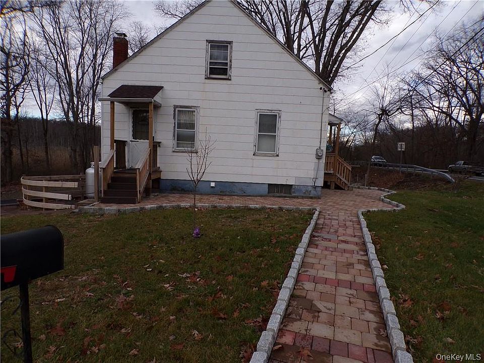 1st image of 2 Mertes Ln