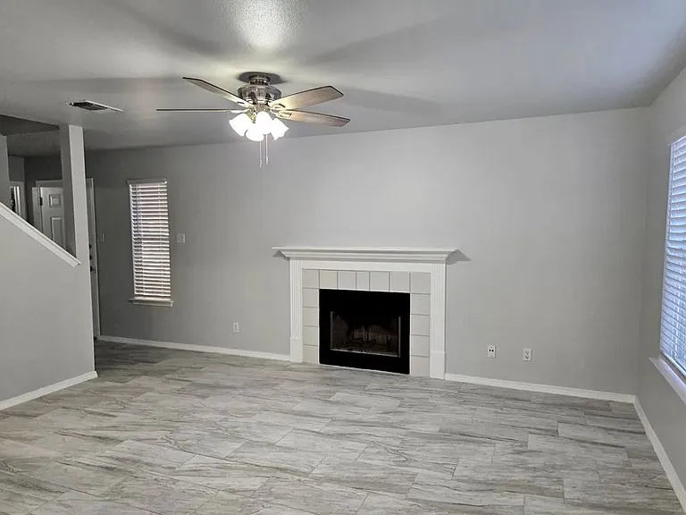 8014 Galaway Bay — Photo 2