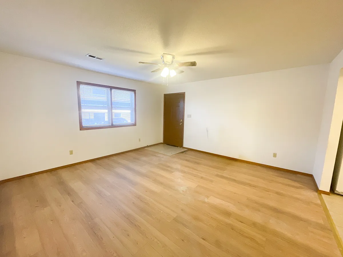 Building Photo - 1589 Belair Dr
