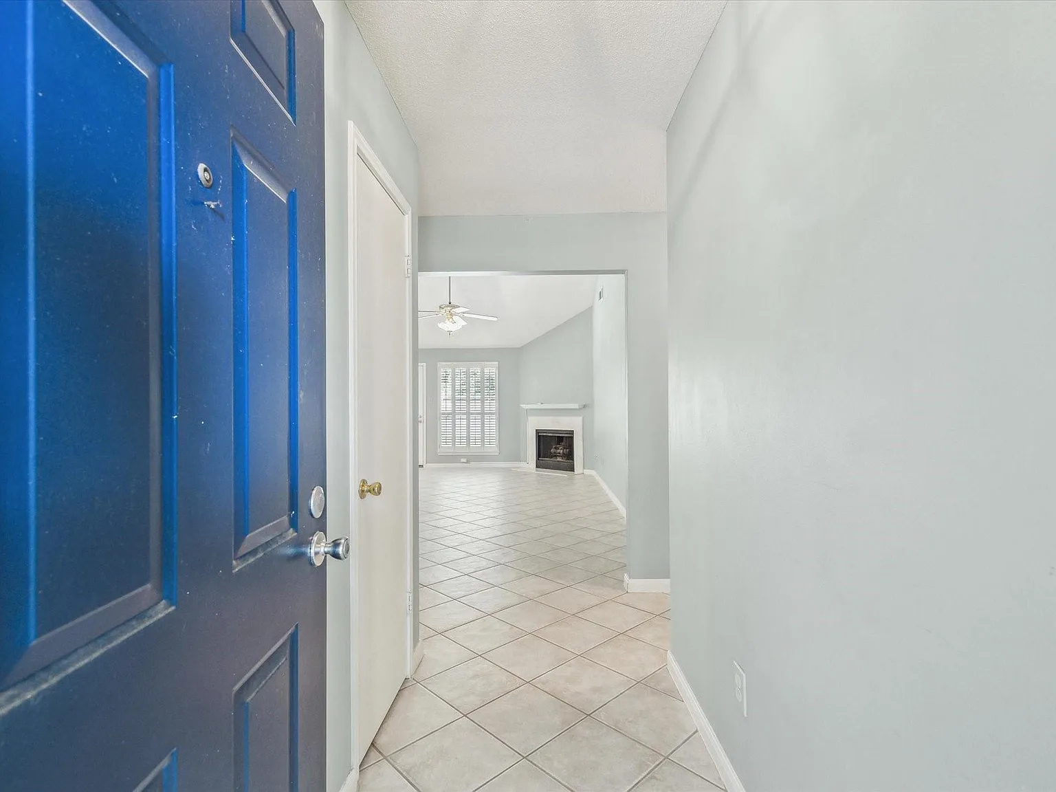 3 bed, 2.0 bath, 1511 sqft, $1,900 — Photo 4
