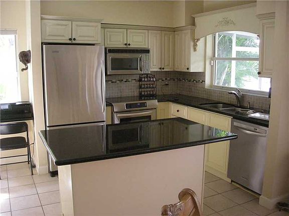 3rd image of 1117 SE 6th Ave