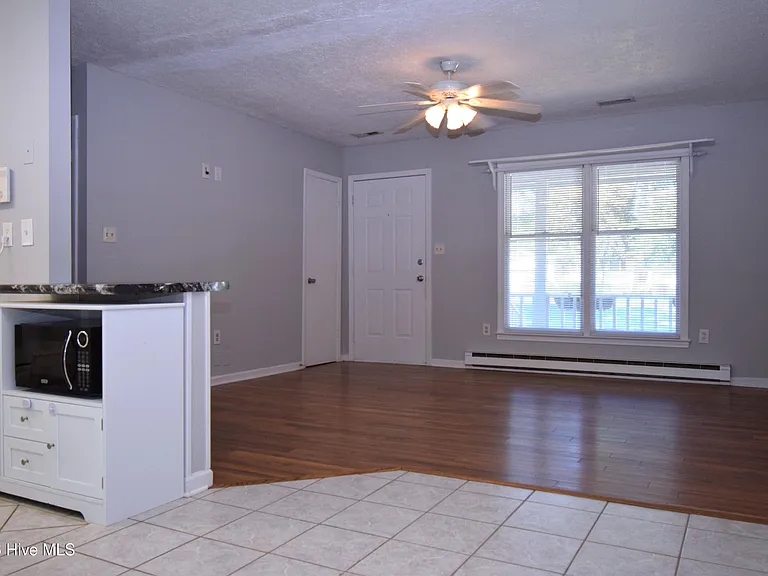 1853 Pinelog Ln — Photo 6
