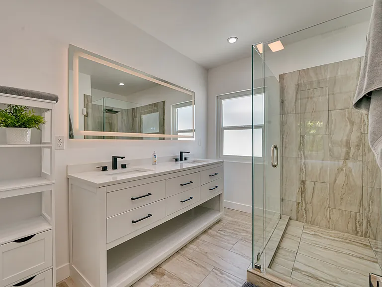 9042 Phyllis Ave #A — Photo 28